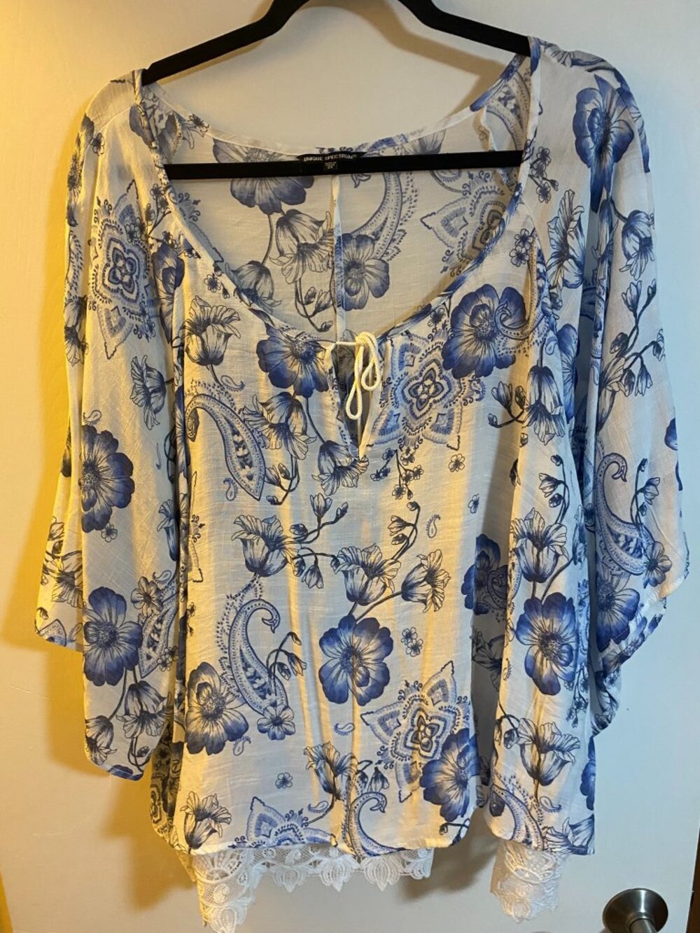 Unique Spectrum Blue & White Floral Paisley Blouse